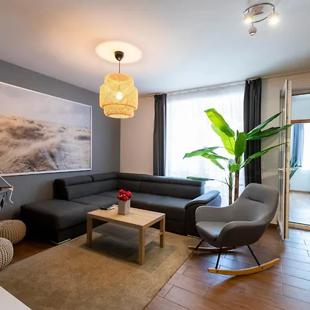 Park Apartman Sarrod Exterior photo