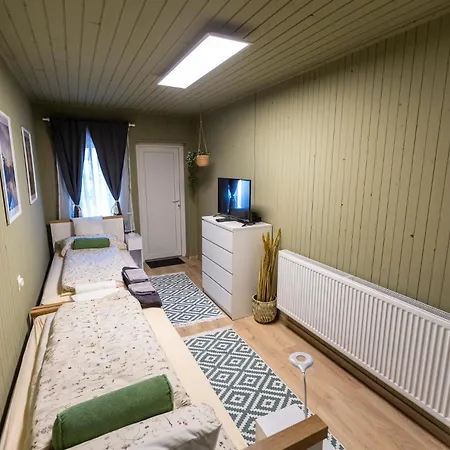 Park Apartman Sarrod Exterior photo