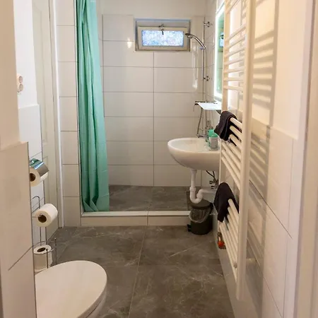 Park Apartman Sarrod Exterior photo